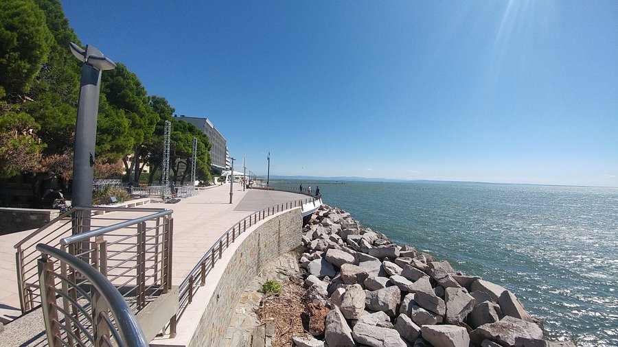 Lungomare Bari promenada nad Adriatykiem